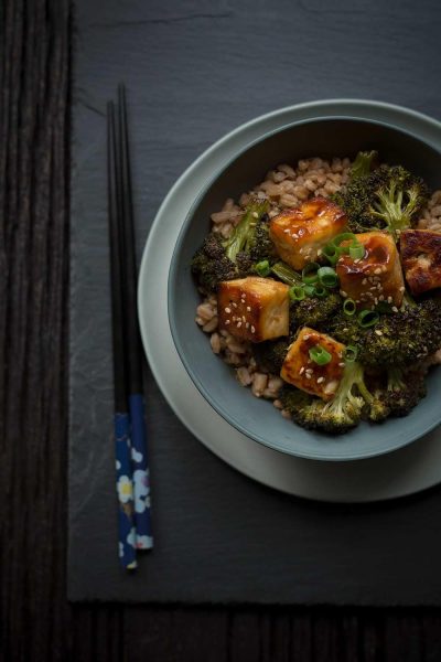 Crispy Baked Tofu with Broccoli Is a vegan, flavorful meal that comes together quickly! It can easily be made gluten-free.